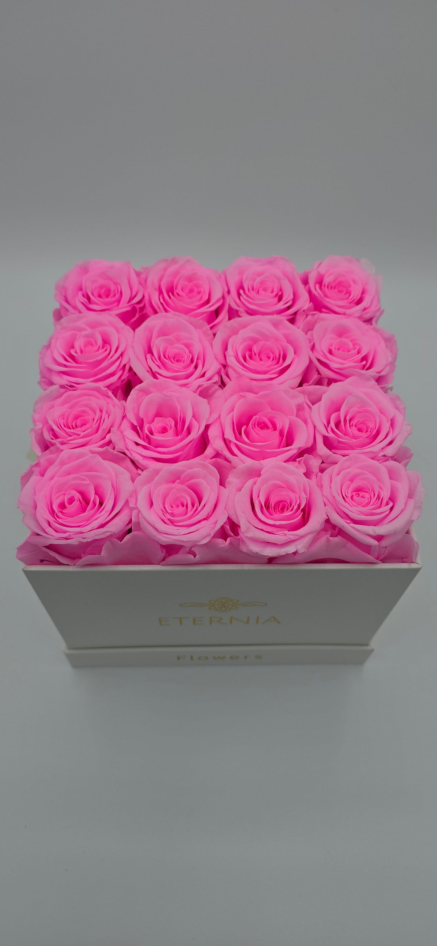 Boite carrée classique | 16 roses éternelles roses