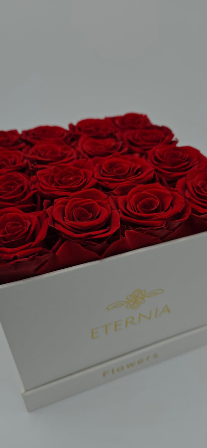 Boite carré classique   |  16 roses éternelles rouges