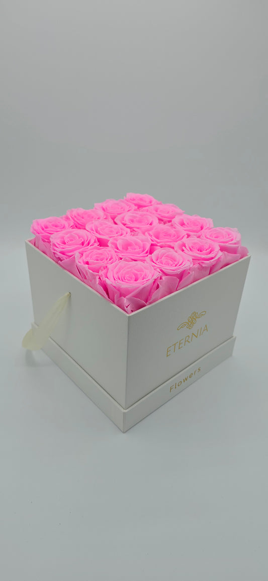 Boite carrée classique   |  16 roses éternelles roses