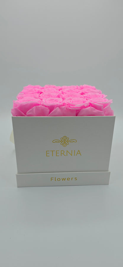 Boite carrée classique   |  16 roses éternelles roses