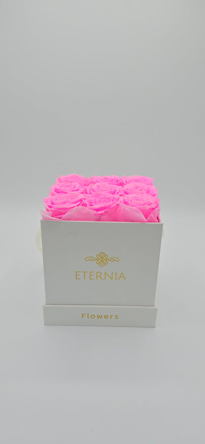Boite carrée classique  |  9 roses éternelles roses